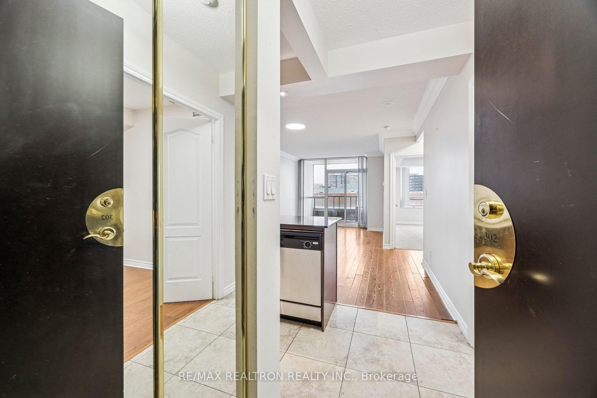 88 Promenade Circle Unit 302 photo 9