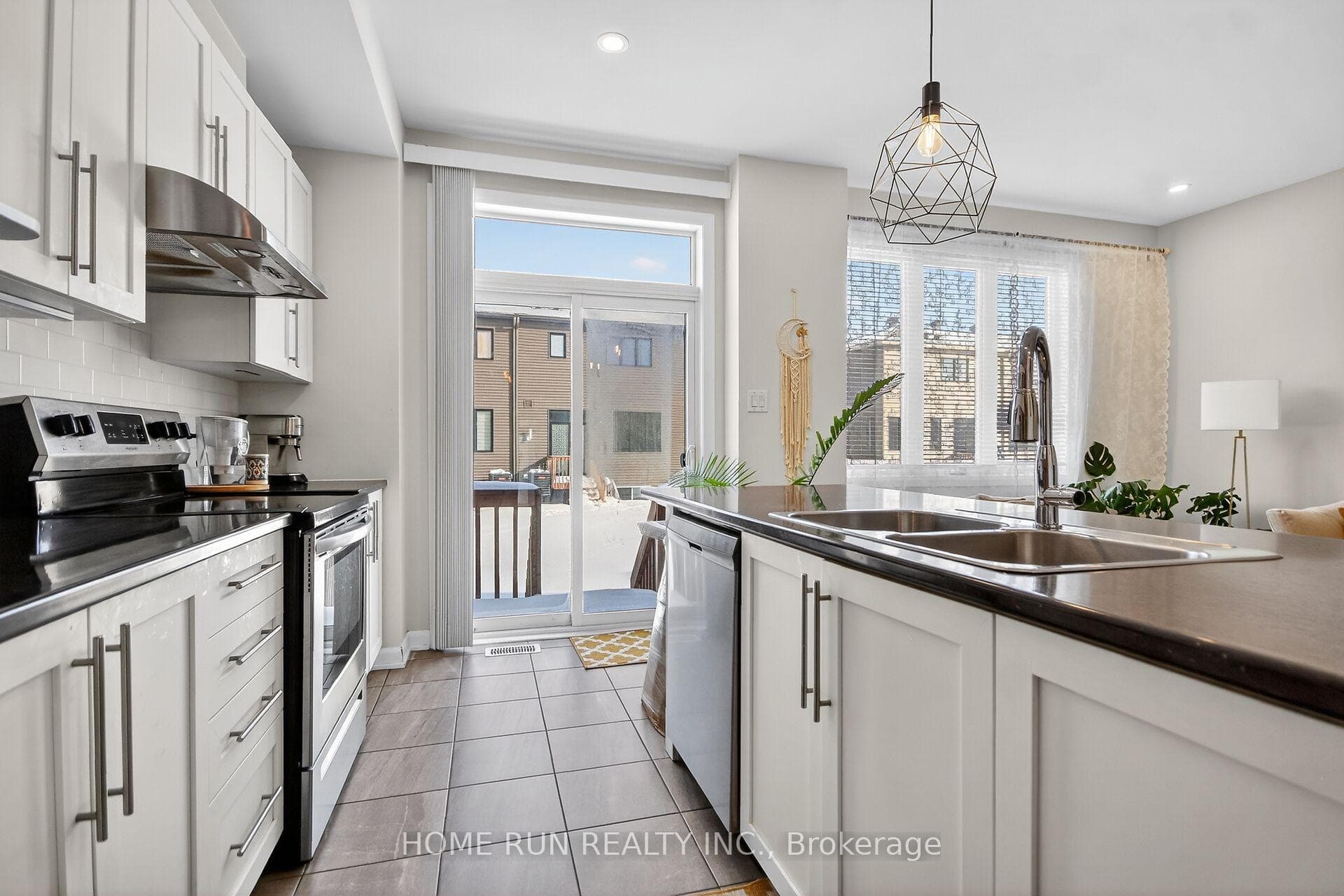733 Cashmere Terrace photo 7