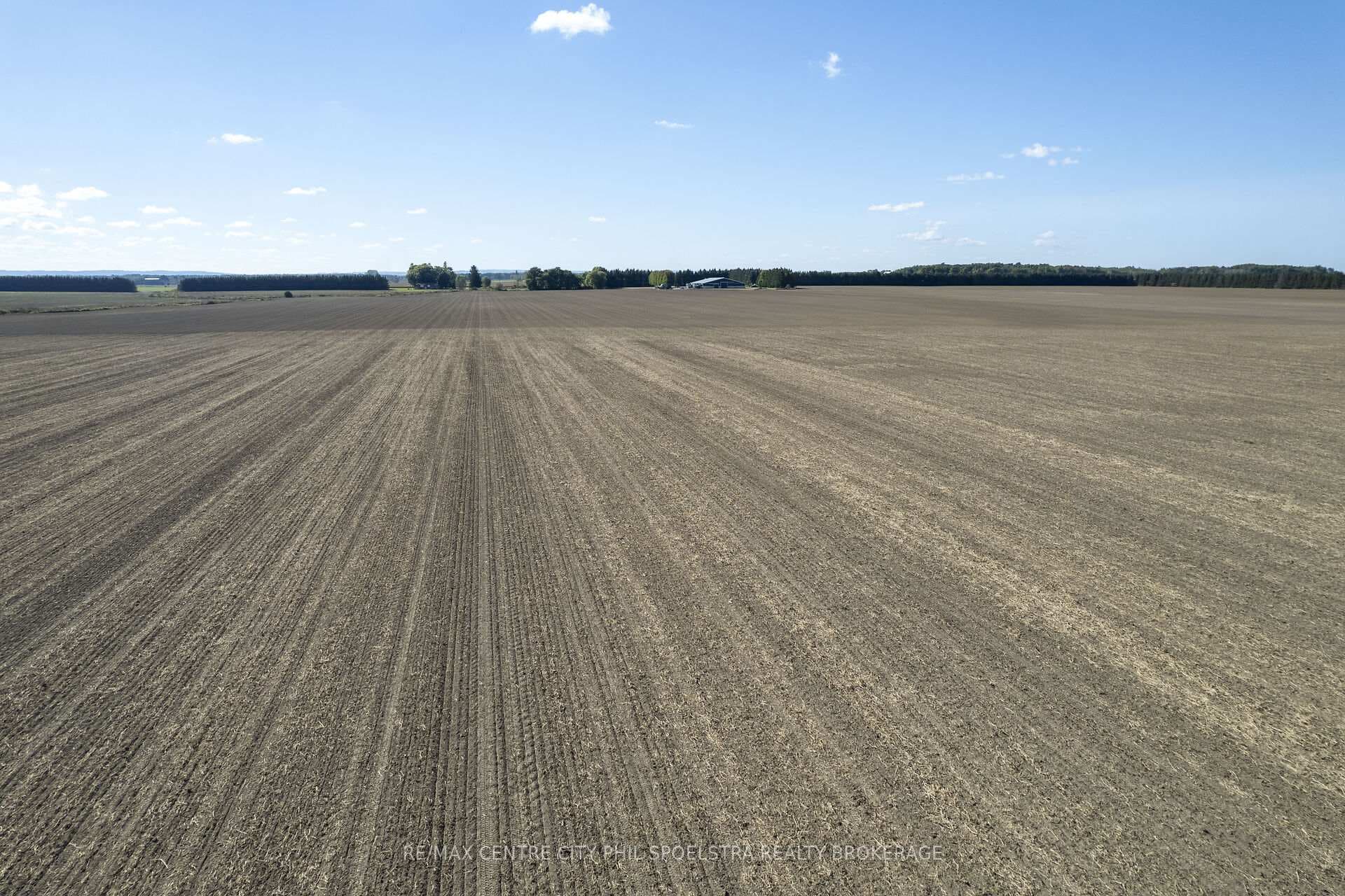 2225 15/16 Side Road photo 22