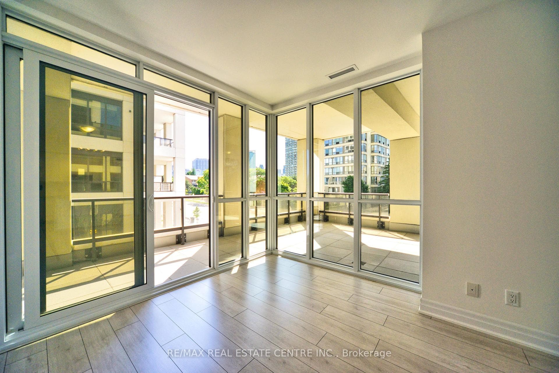 30 Elm Drive Unit 210 photo 17