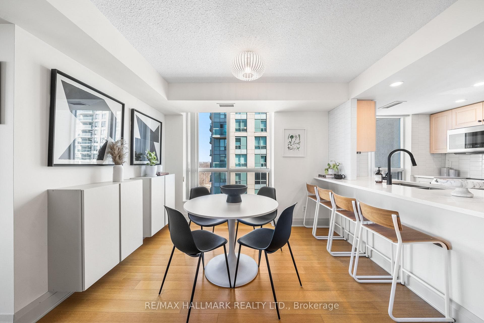 2585 Erin Centre Boulevard Unit 1002 photo 8