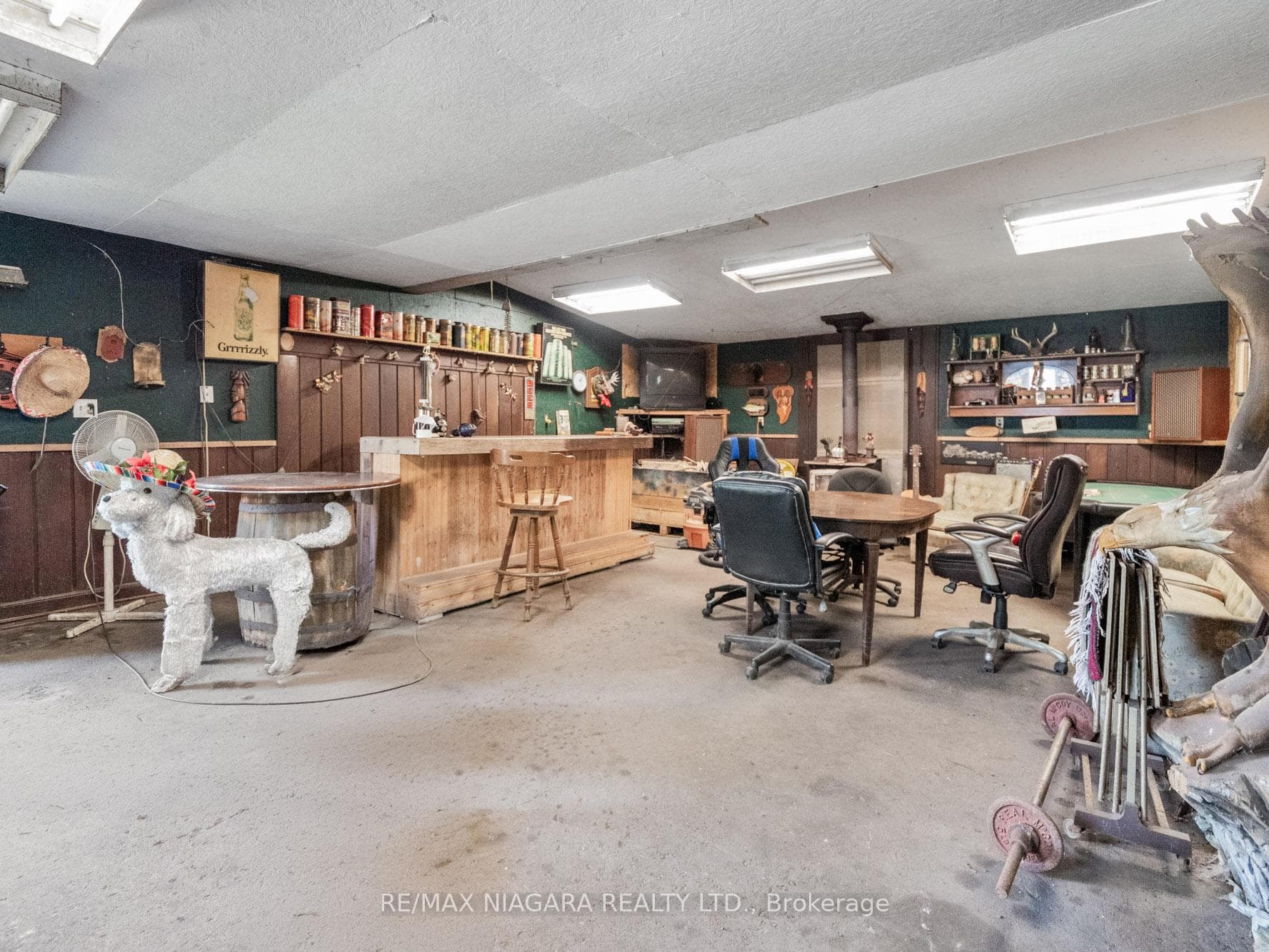 2666 Dominion Road photo 36