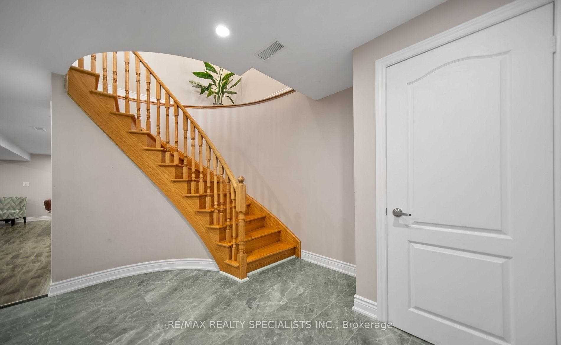 31 Saint Hubert Drive photo 27