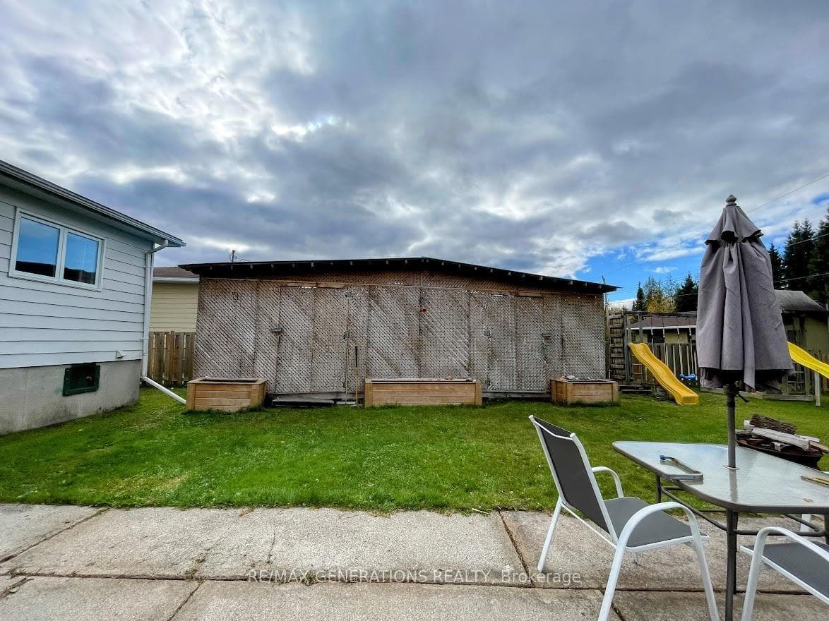 52 Matachewan Road photo 38