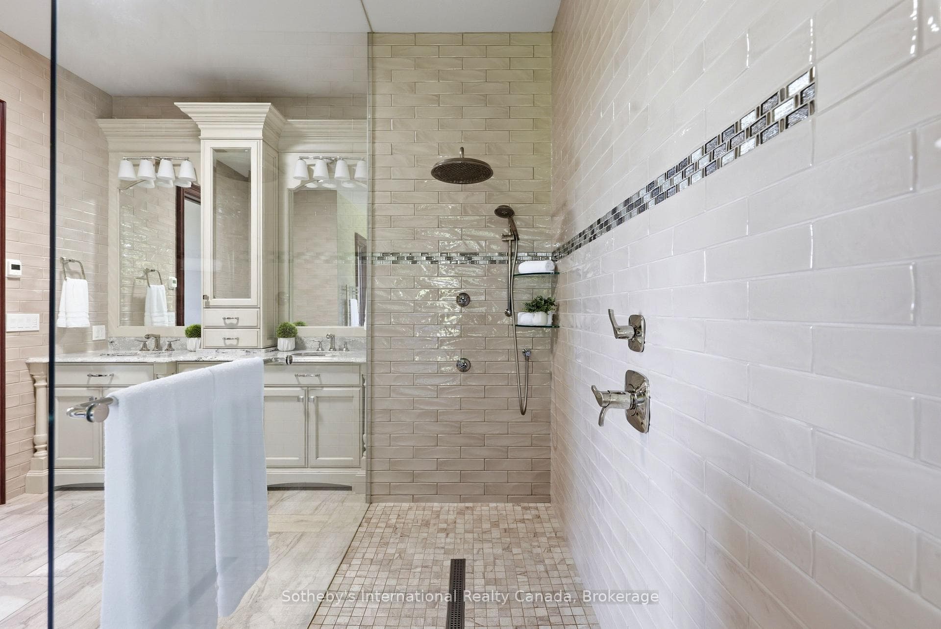 1621 Moser Young Road photo 37