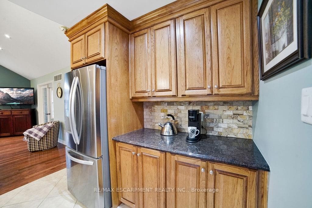 11 Gamble Lane photo 18
