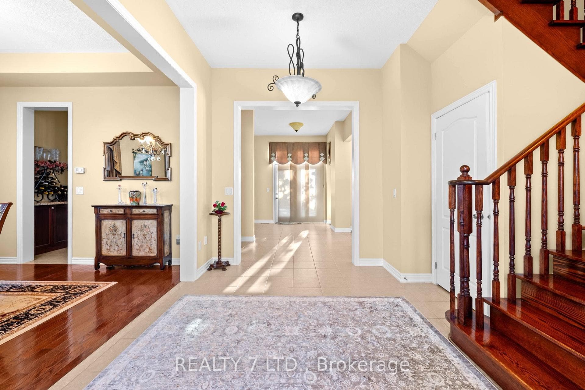 3217 Swiss Court photo 4