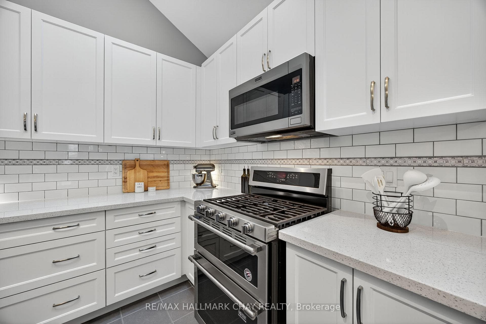 63 Summerhill Drive photo 5