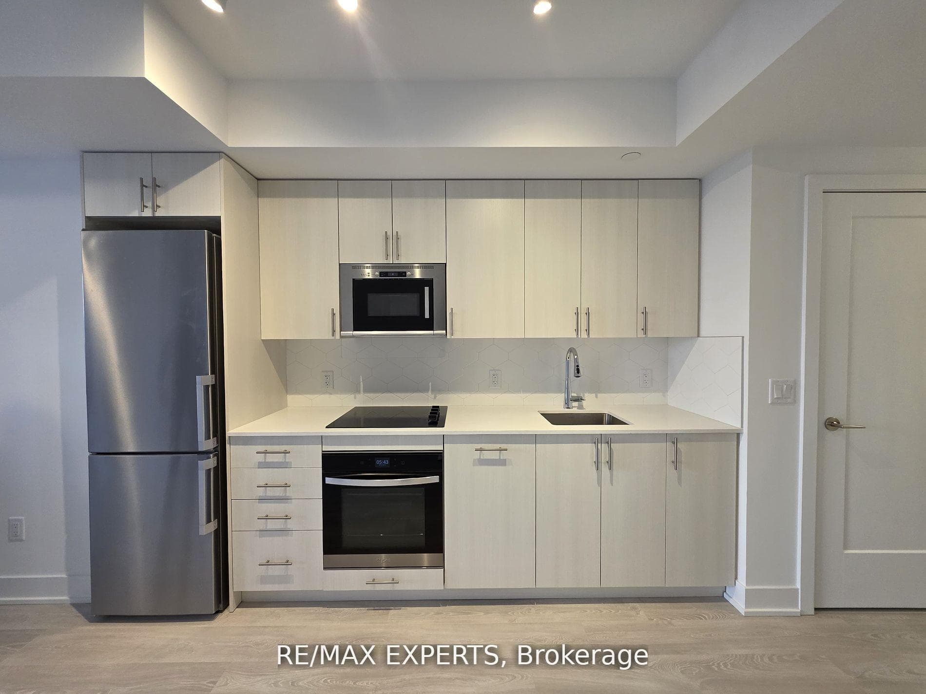 2545 Simcoe Street Unit 2414 photo 17