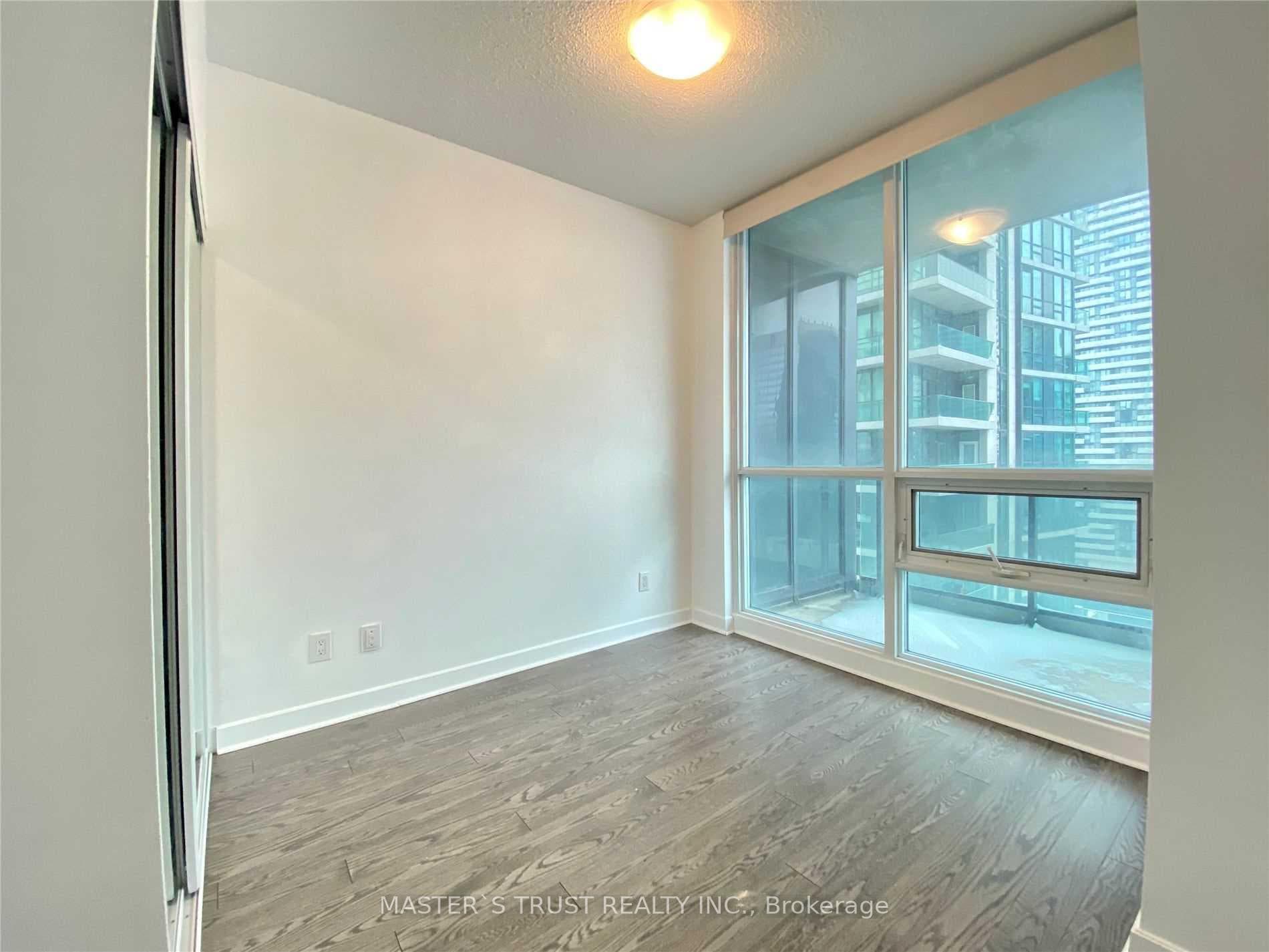 18 Harbour Street Unit 3211 photo 20