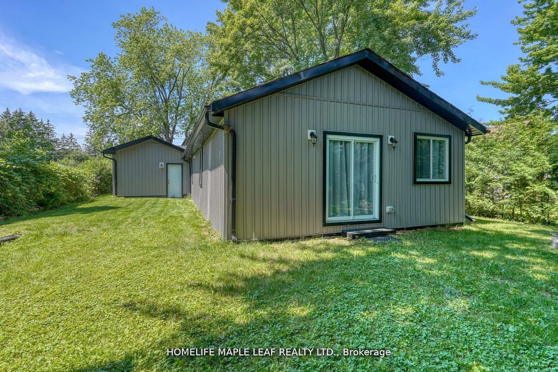 761 CHURCHILL Lane photo 2
