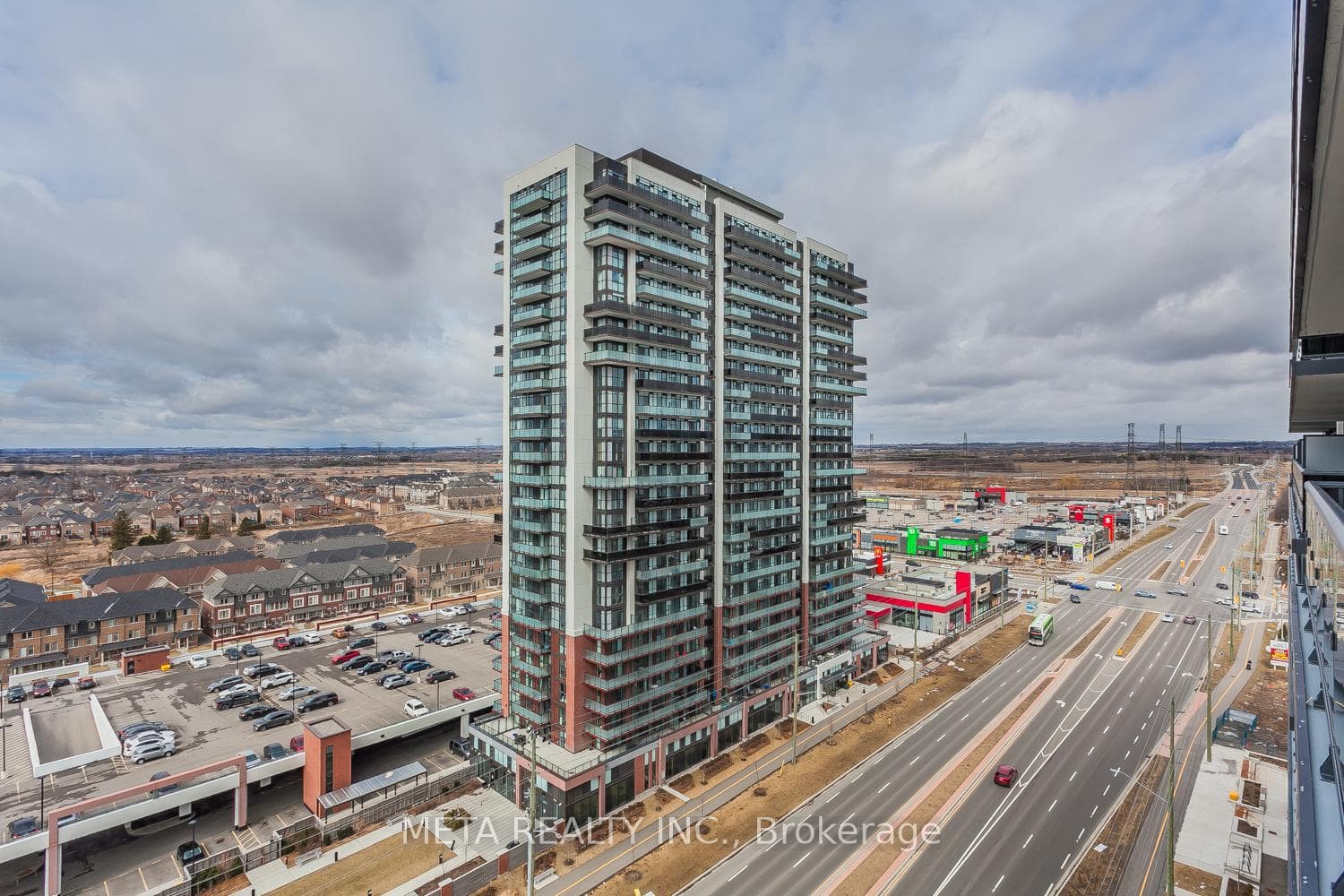 2545 Simcoe Street Unit 322 photo 1