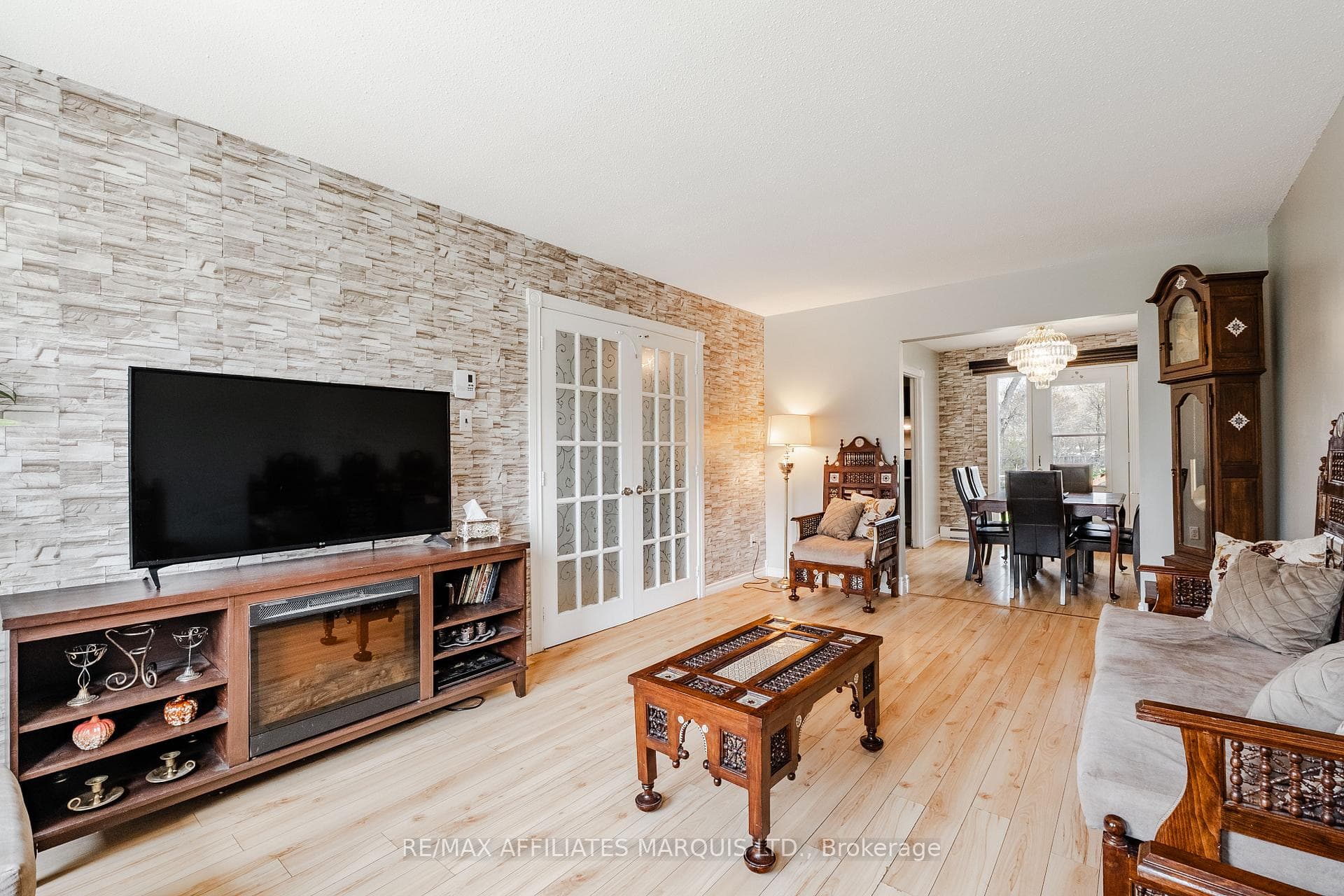 812 Glengarry Boulevard photo 11