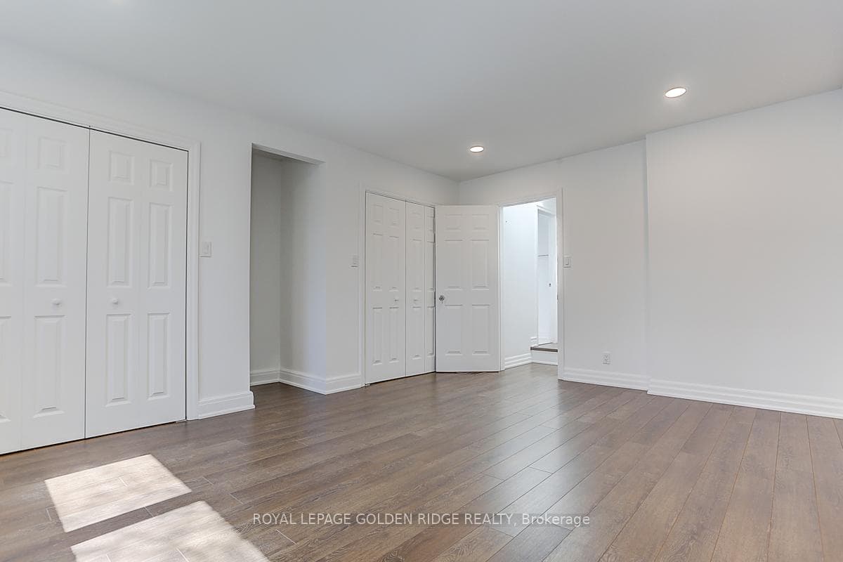 21 Lyndale Drive photo 29