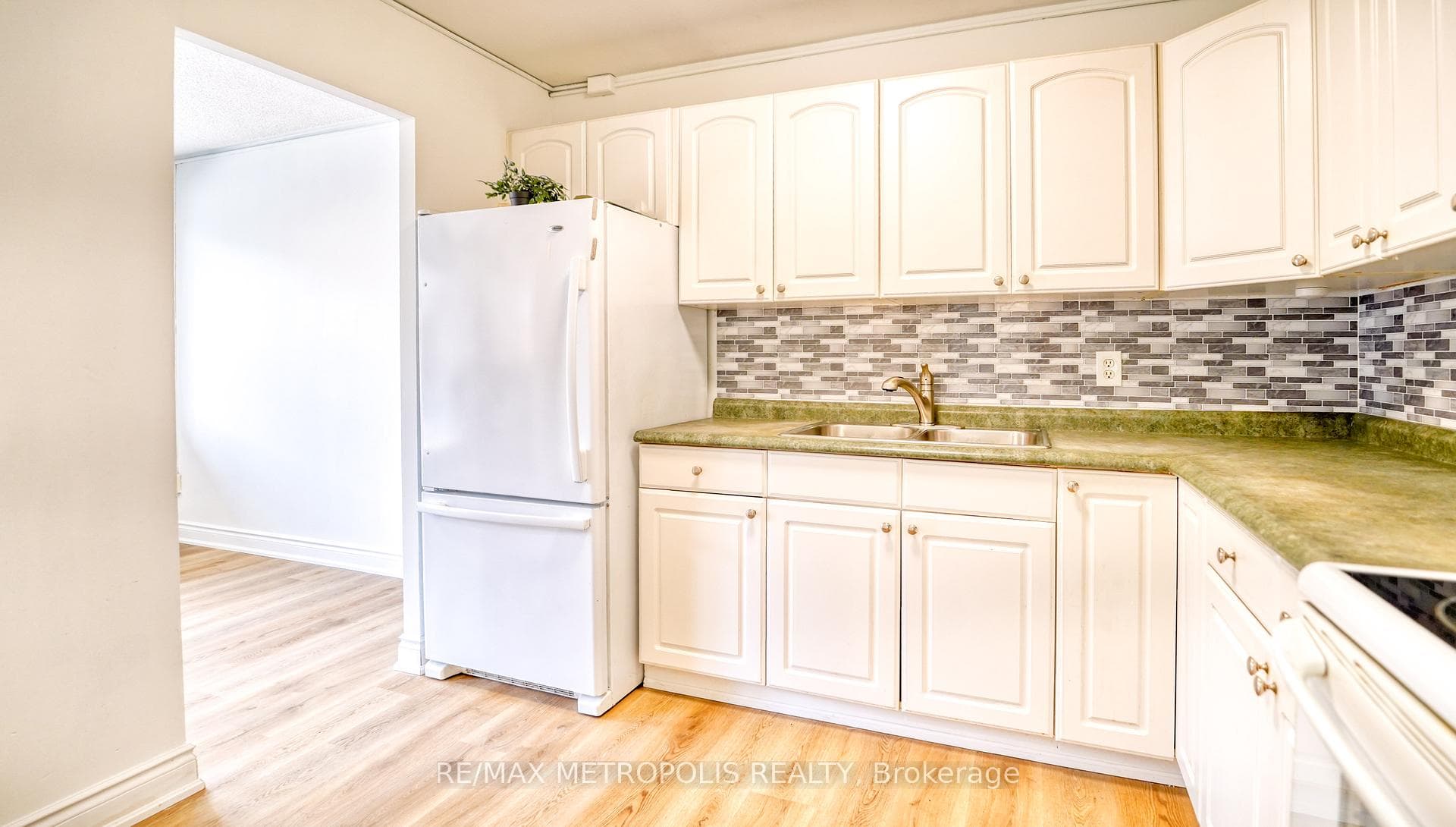 131 Taunton Road Unit 206 photo 14