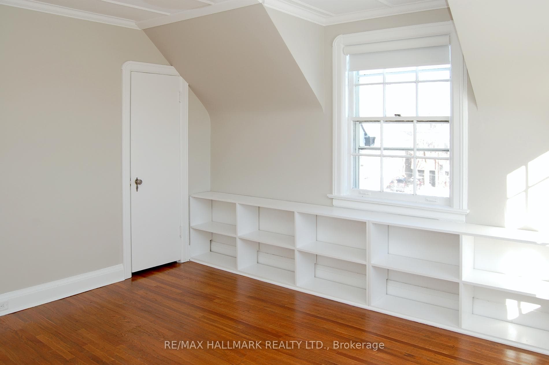 278 Bessborough Drive photo 20