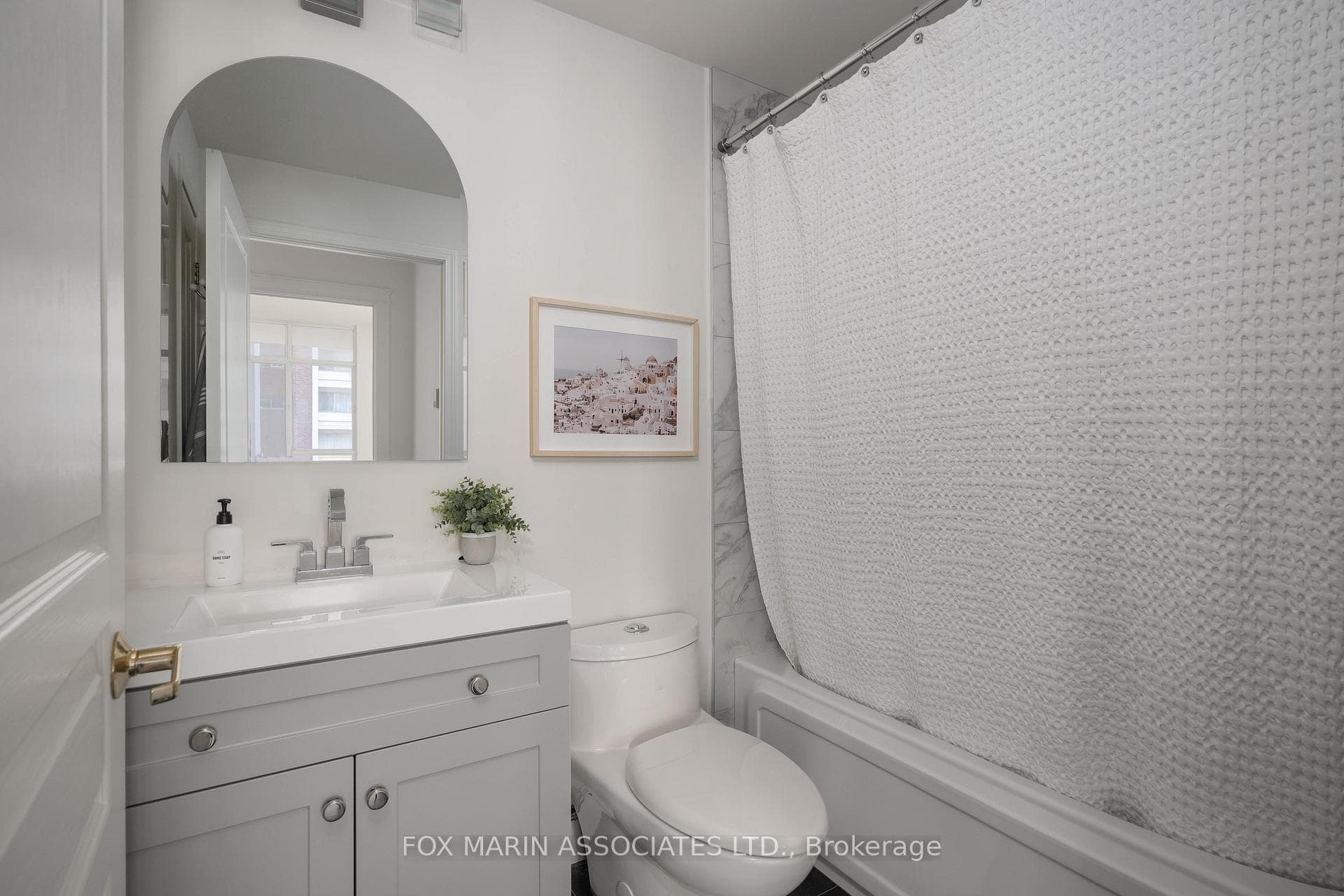 1 Deer Park Crescent Unit 701 photo 26