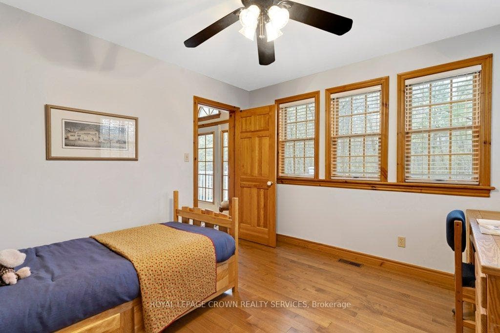 2 Hughson Lane photo 29