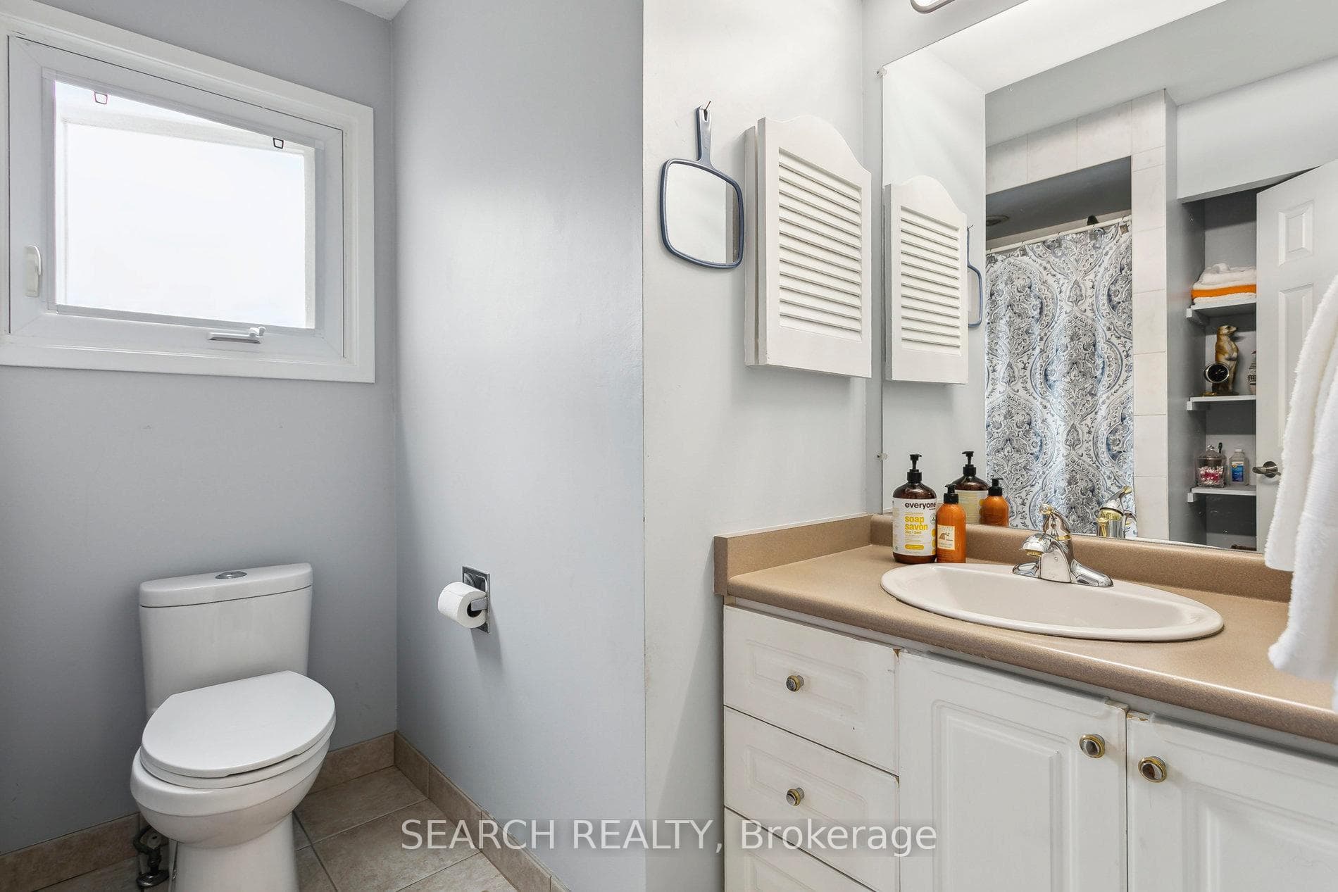 Main Floor 4 Piece Bathroom