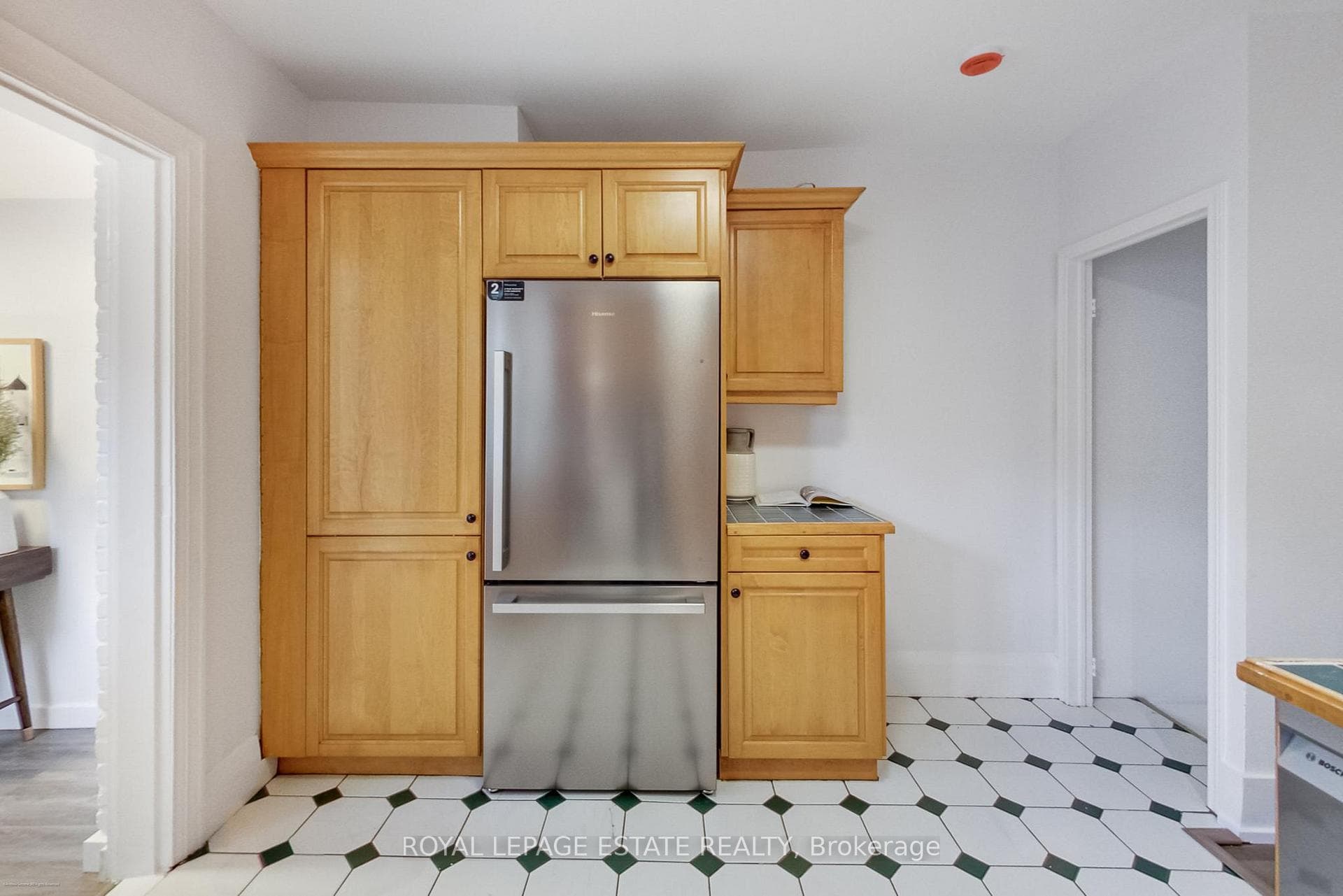 83 Bastedo Avenue photo 11