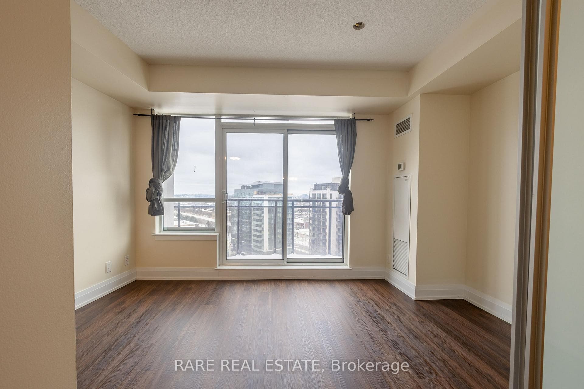 1070 Sheppard Avenue Unit 1519 photo 4