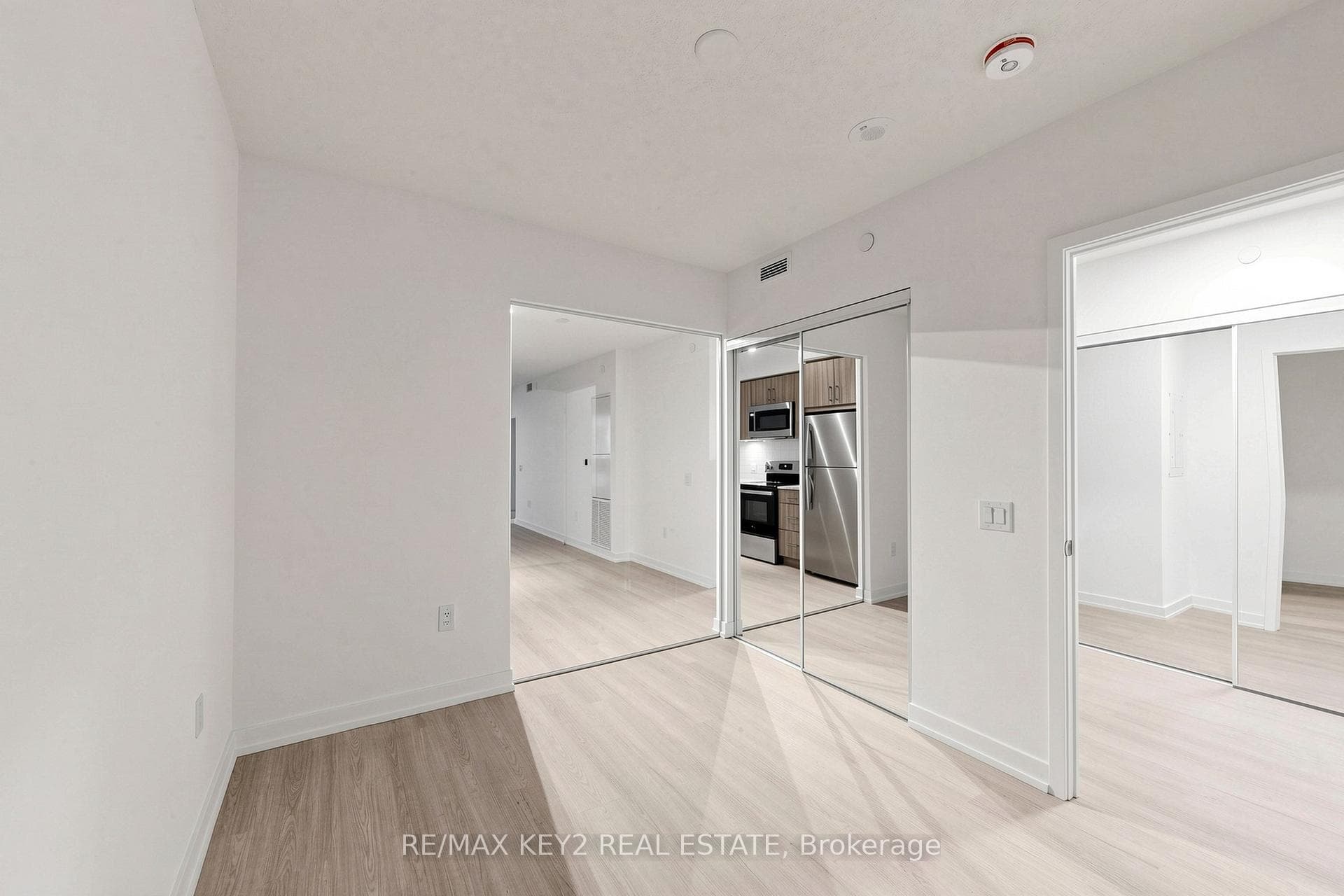 4010 Eglinton Avenue Unit 216 photo 19