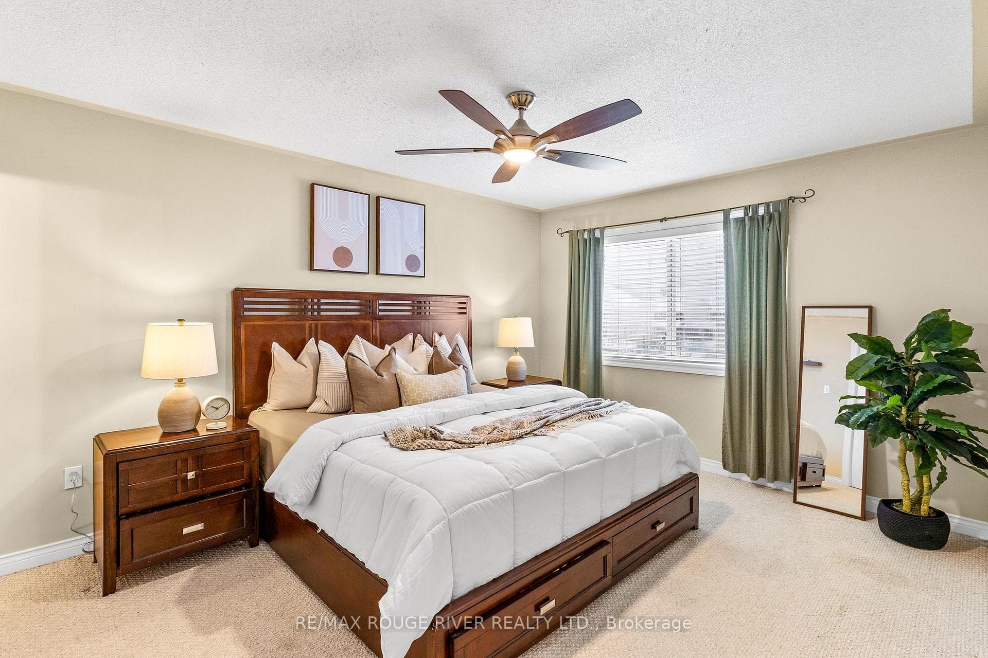 108 Gateway Court photo 21