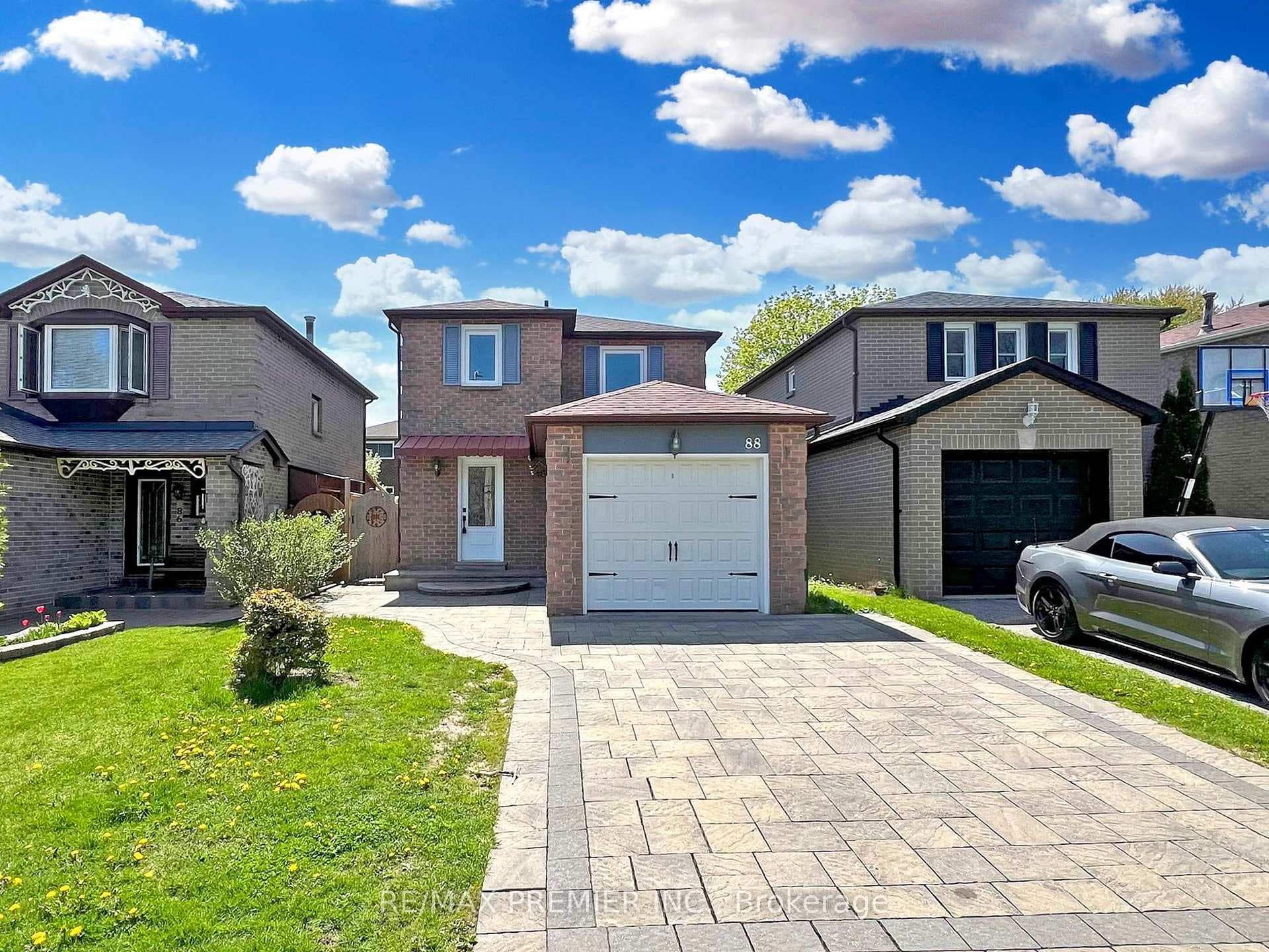 88 Radford Drive photo 1