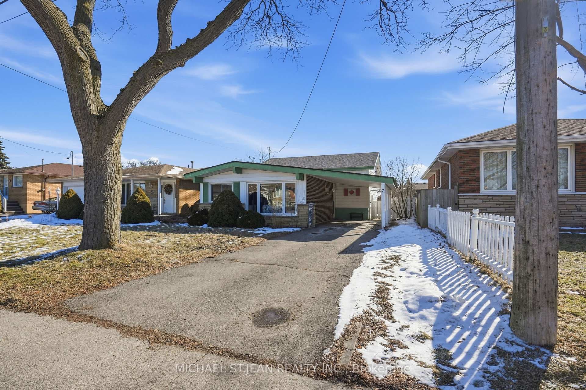 7 Rapallo Drive photo 3
