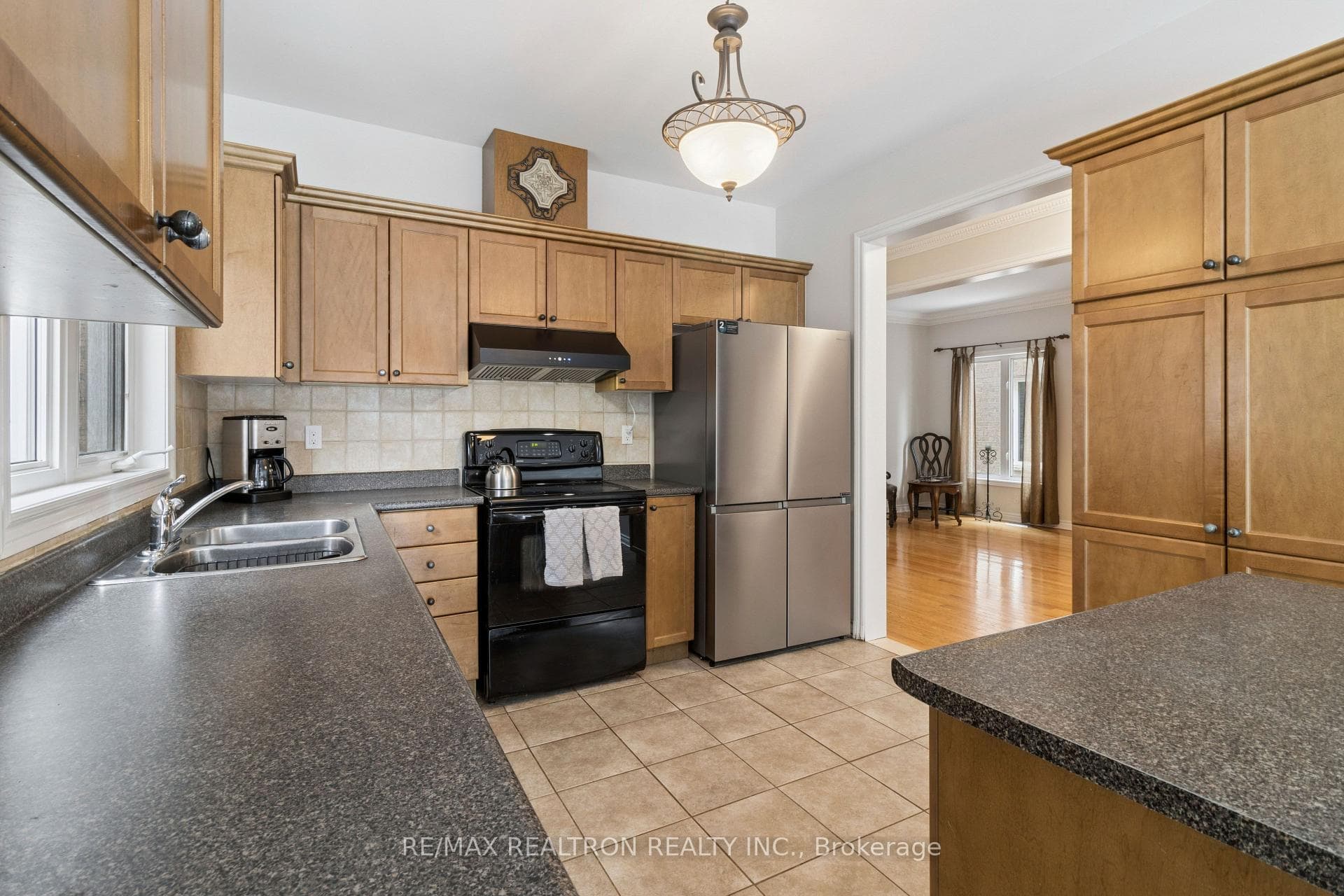 32 Brackenwood Avenue photo 5