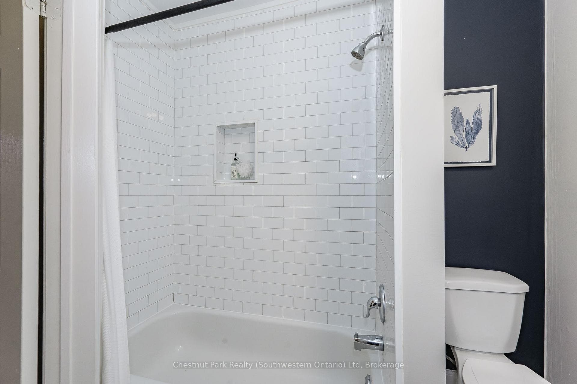 240 Woolwich Street photo 24