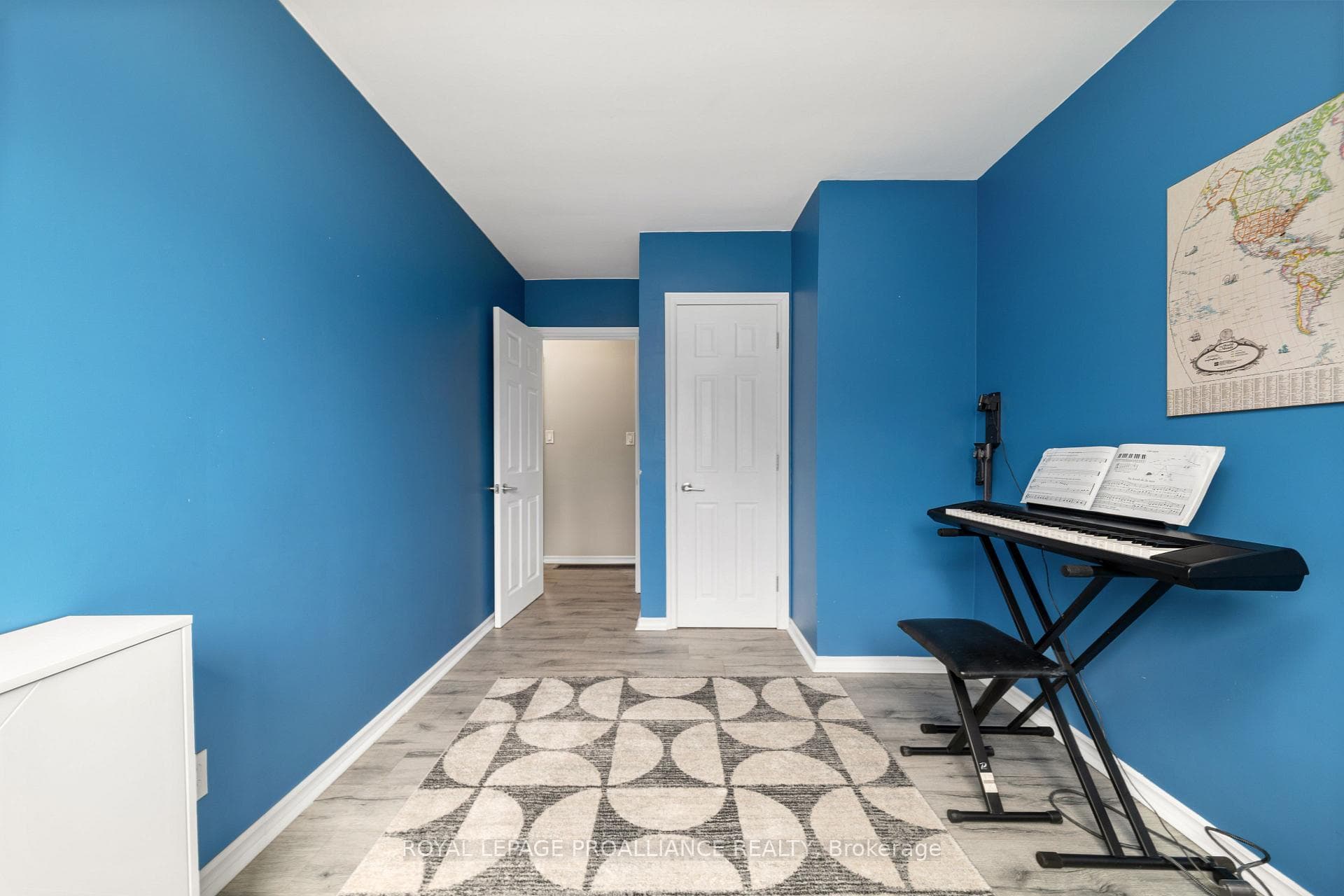 16 Kingsway Court photo 22