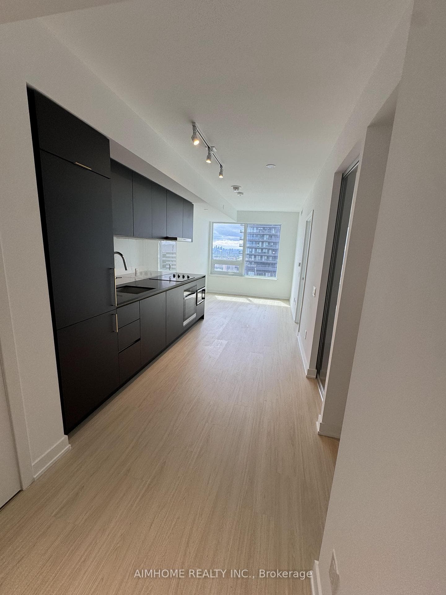 8 wellesley Street Unit 4002 photo 6