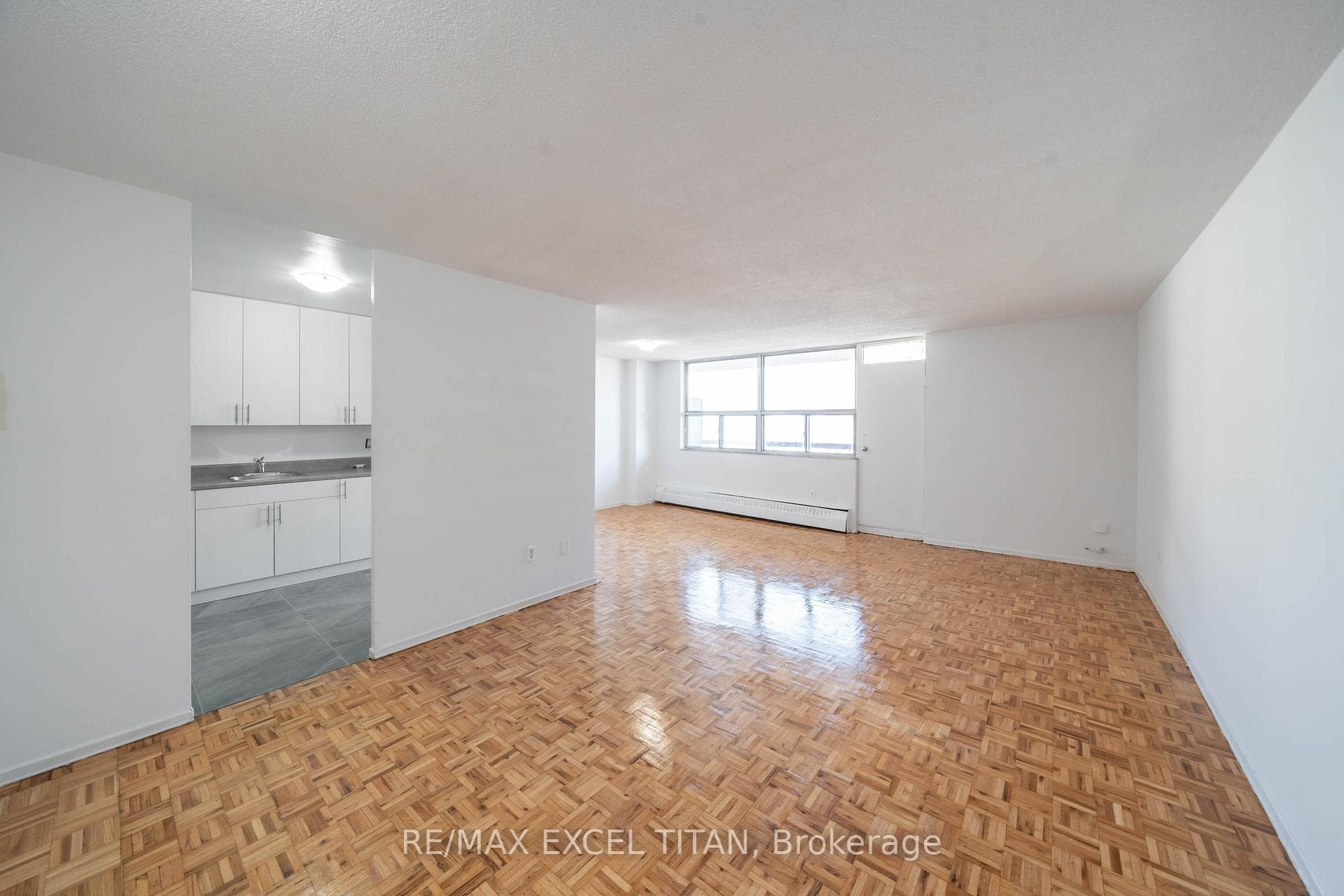 5 Glamorgan Avenue Unit 410 photo 1