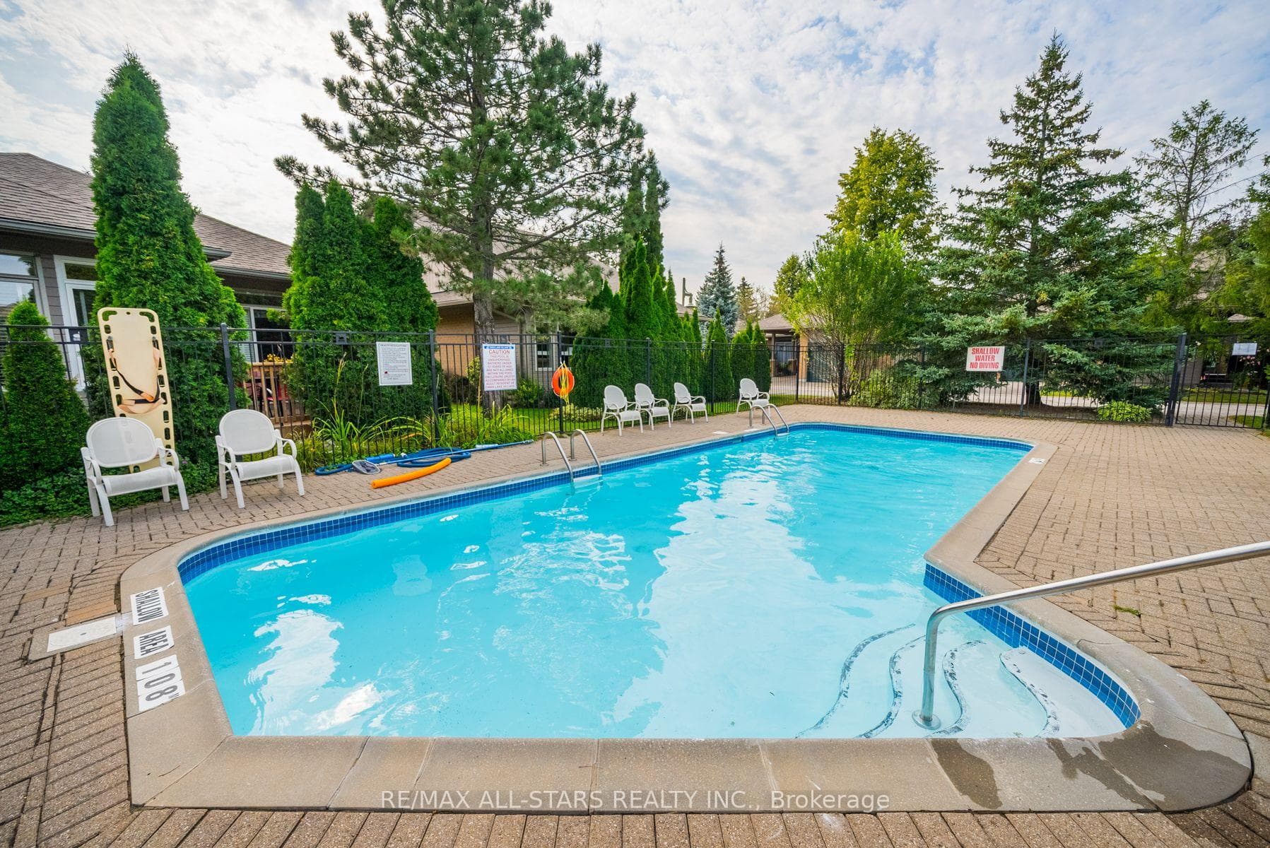 54 Louisbourg Way photo 39