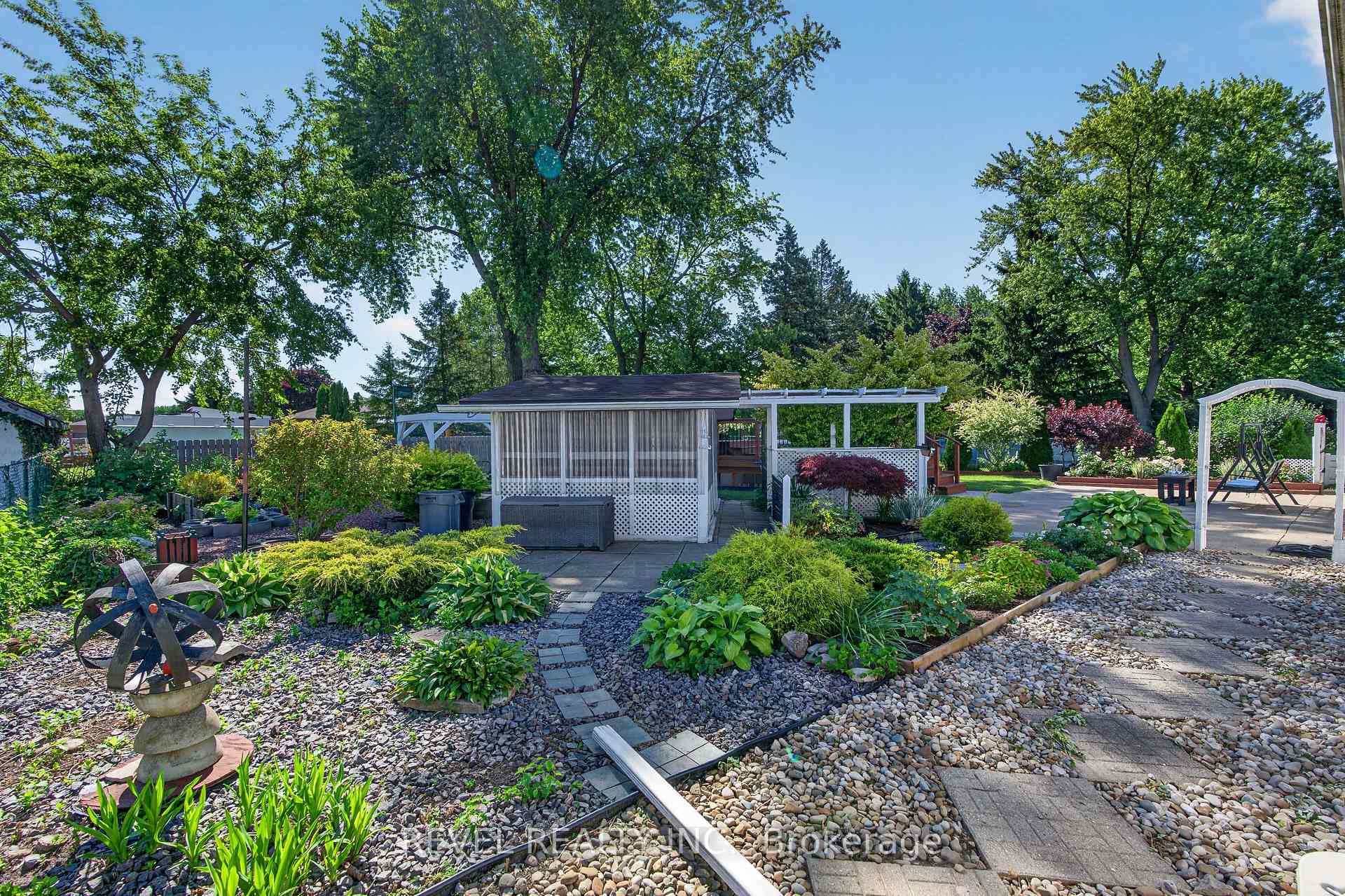 1804 St. Anne Street photo 37