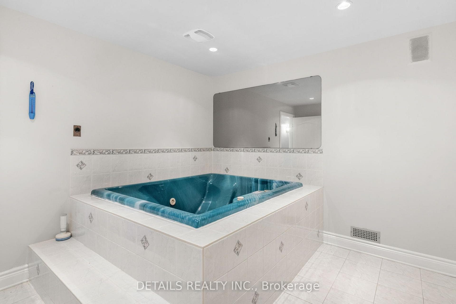 6408 Fourth Line Road photo 40