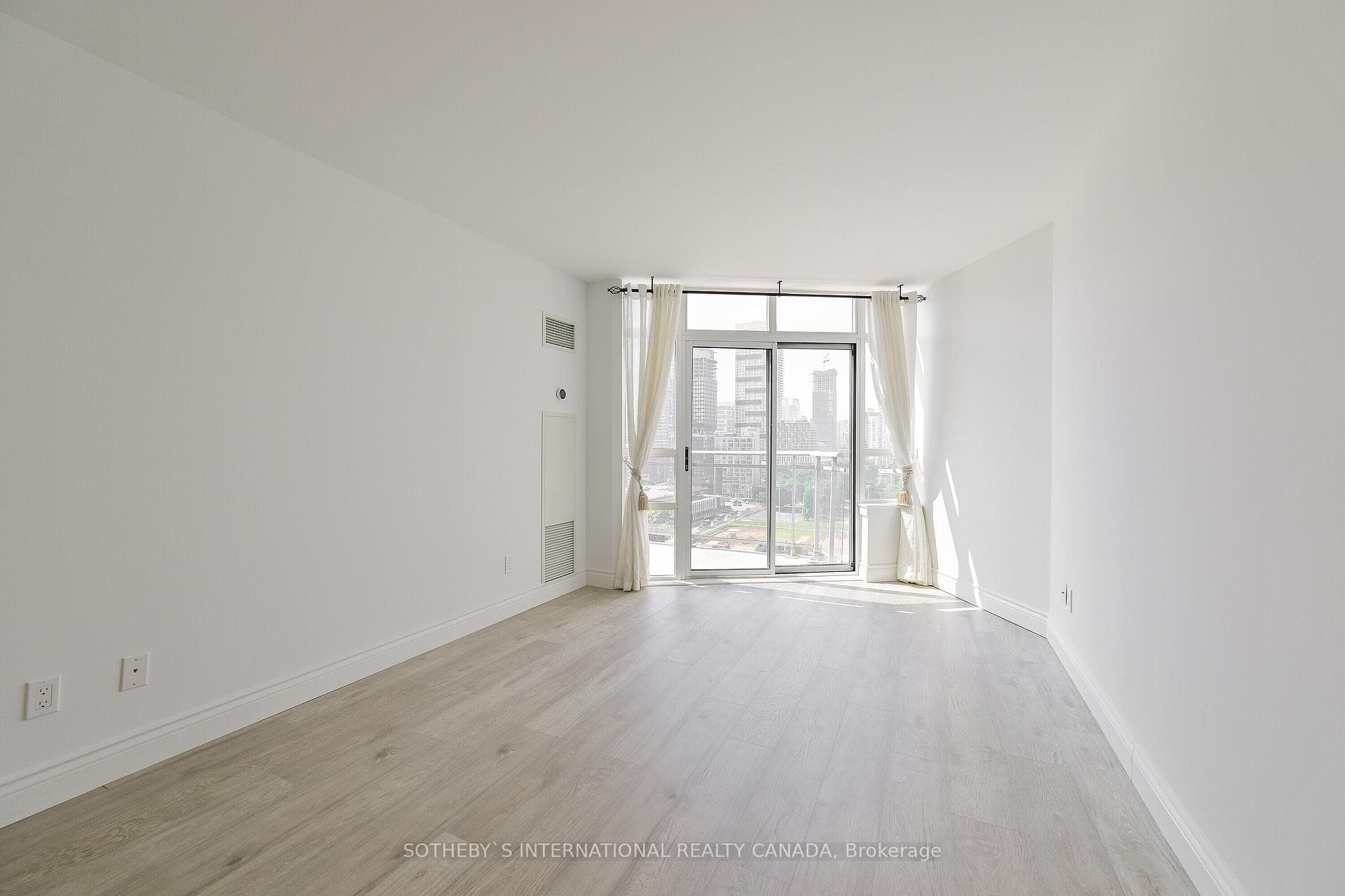 255 Richmond Street Unit PH08 photo 13
