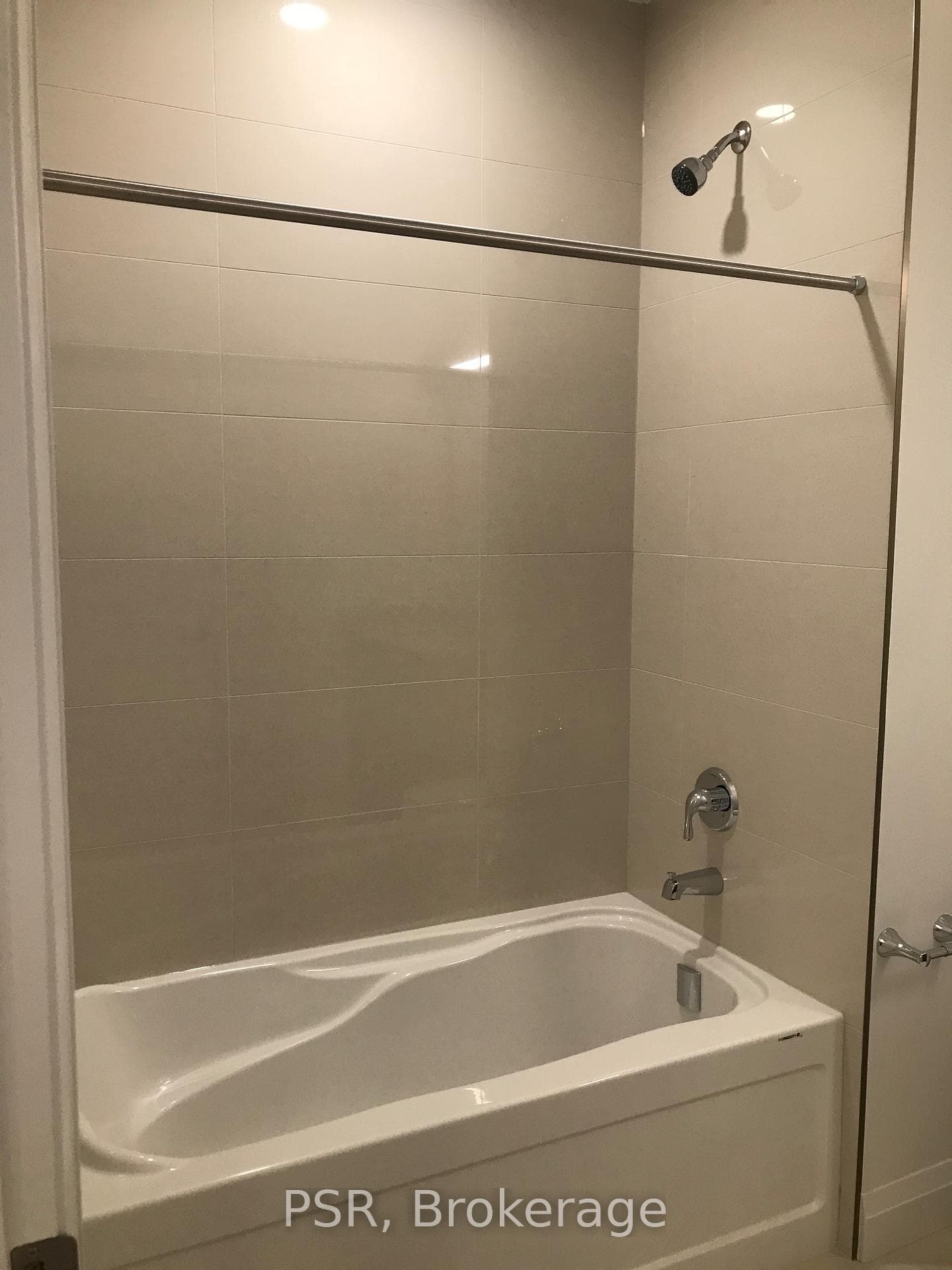 399 Queen Street Unit 112 photo 11