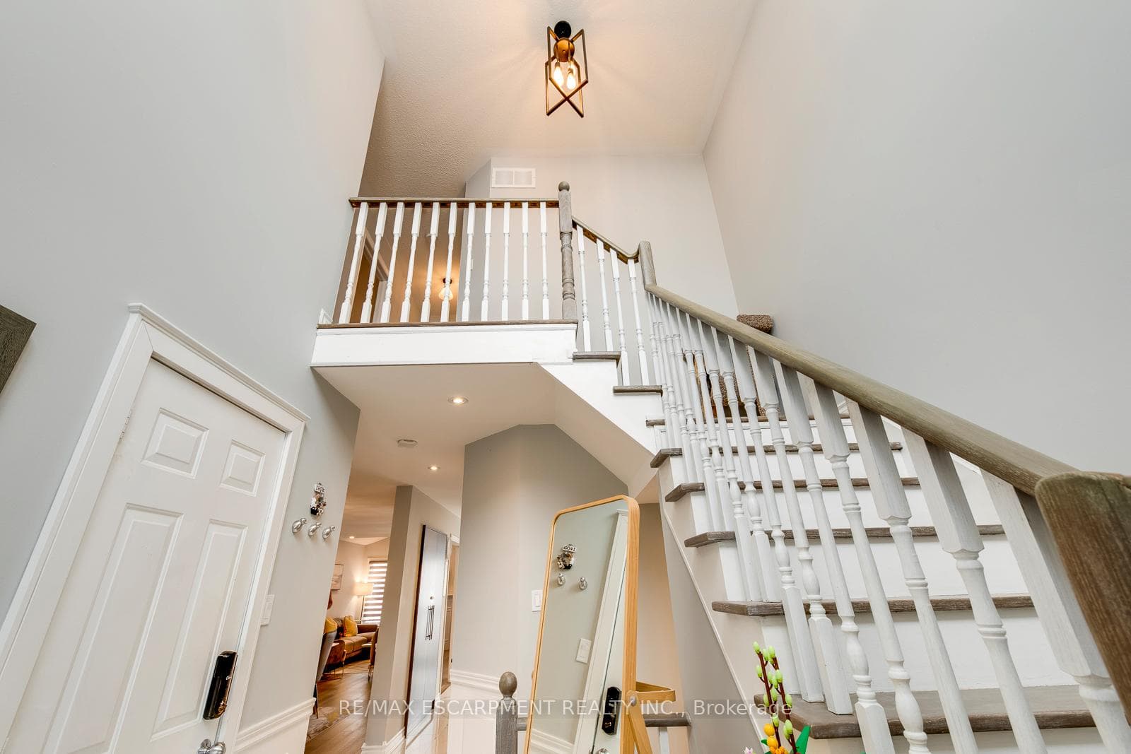 80 Beaverbrook Crescent photo 27