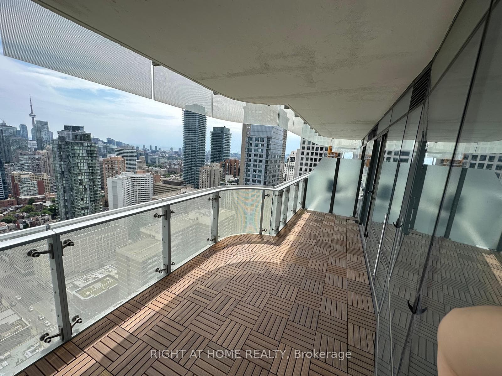 1 Bloor Street Unit 3205 photo 17