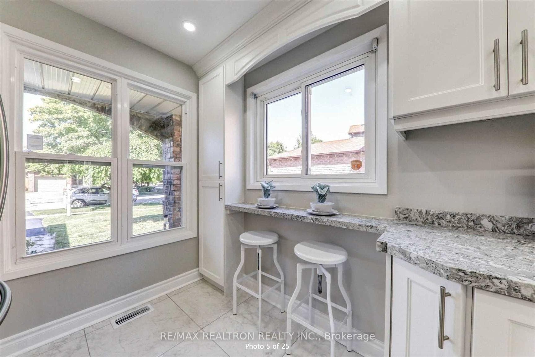 49 Millington Crescent photo 5