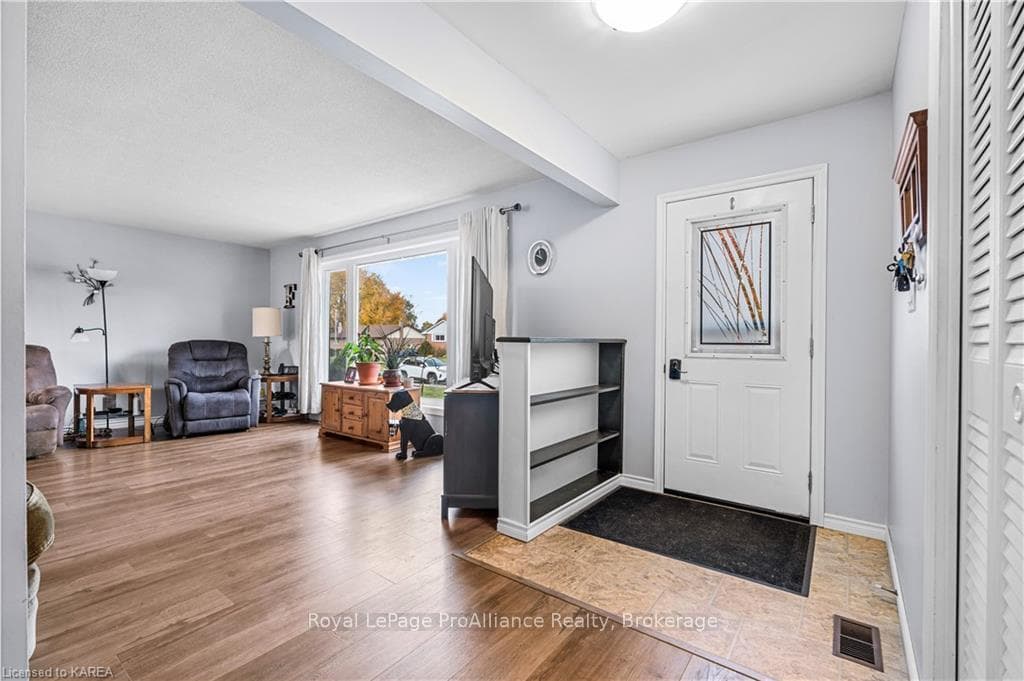 67 BRISCOE Street photo 4