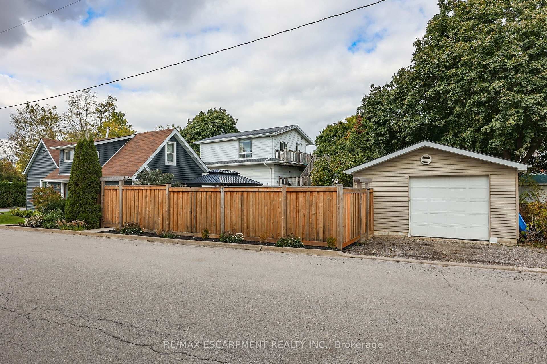 136 South Street photo 24