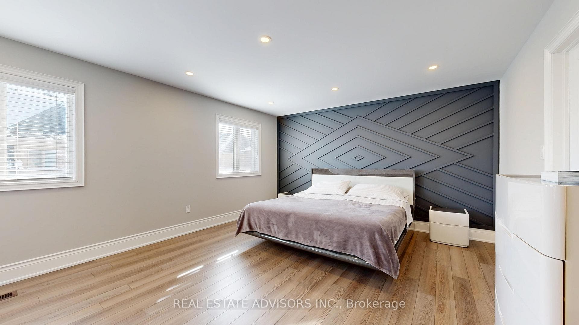 129 Squire Ellis Drive photo 34