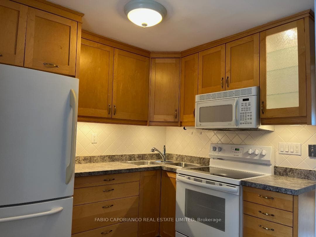 875 Tenth Street photo 4