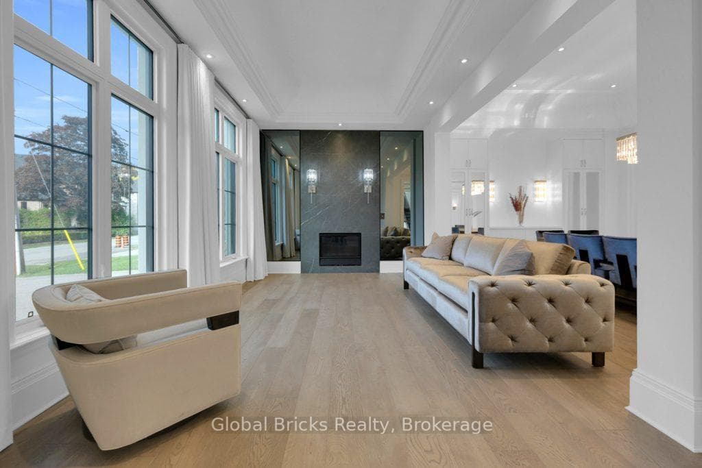 53 Elizabeth Drive photo 9