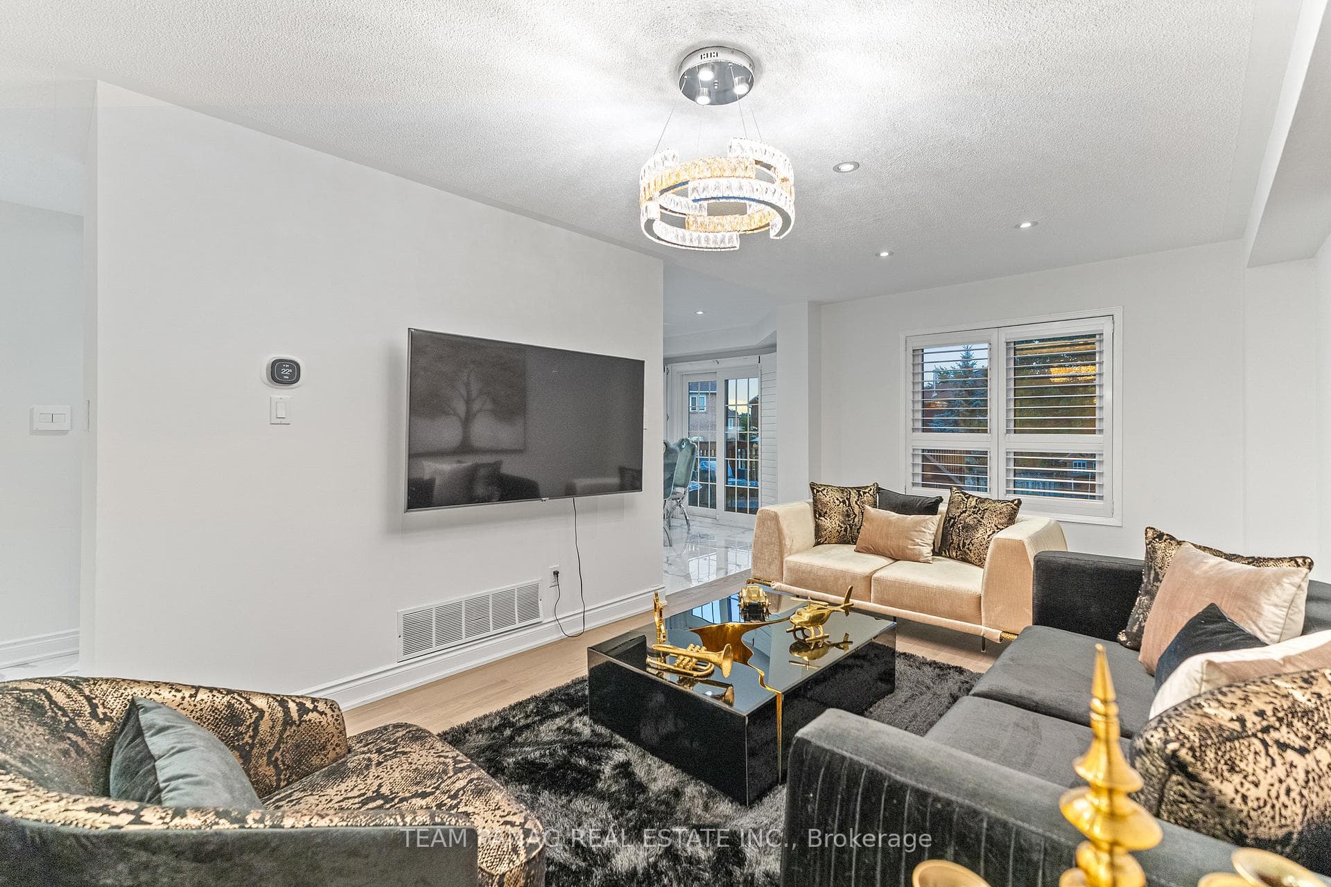 5358 Flatford Road photo 9