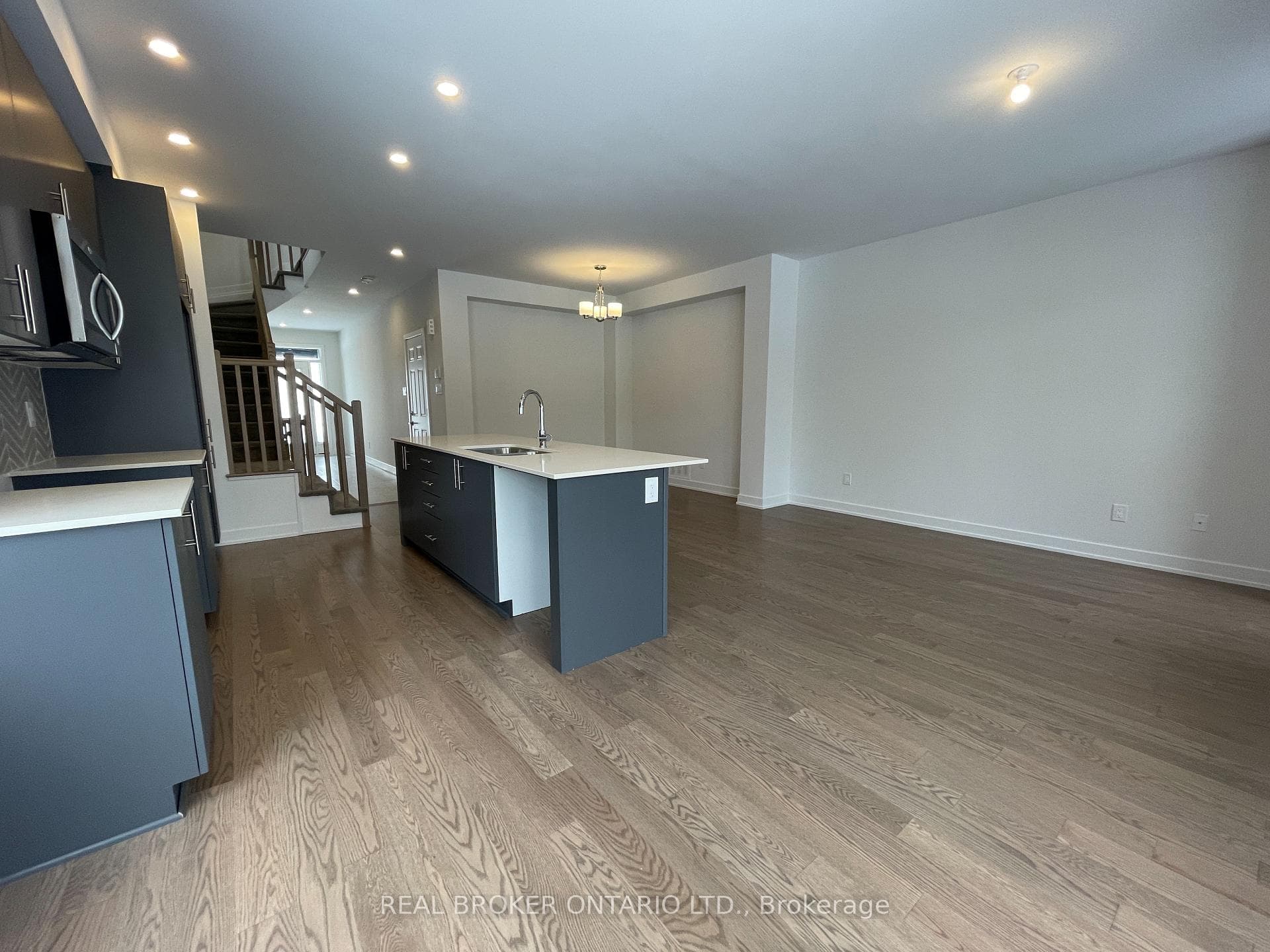 882 Solarium Avenue photo 13