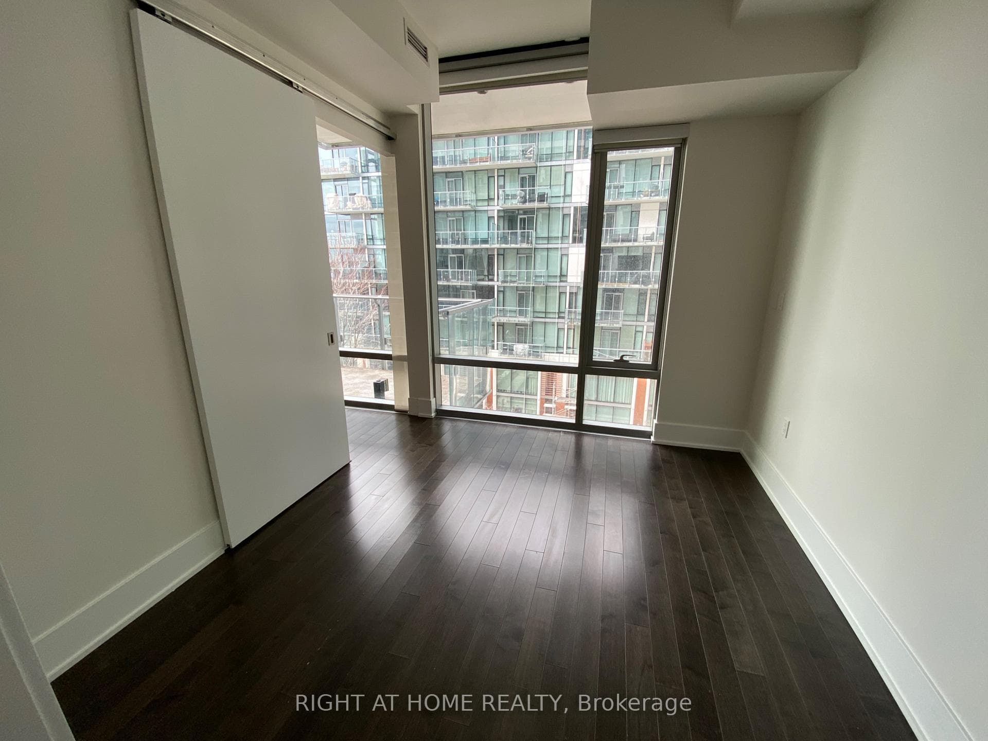 39 Queens Quay Unit 528 photo 6